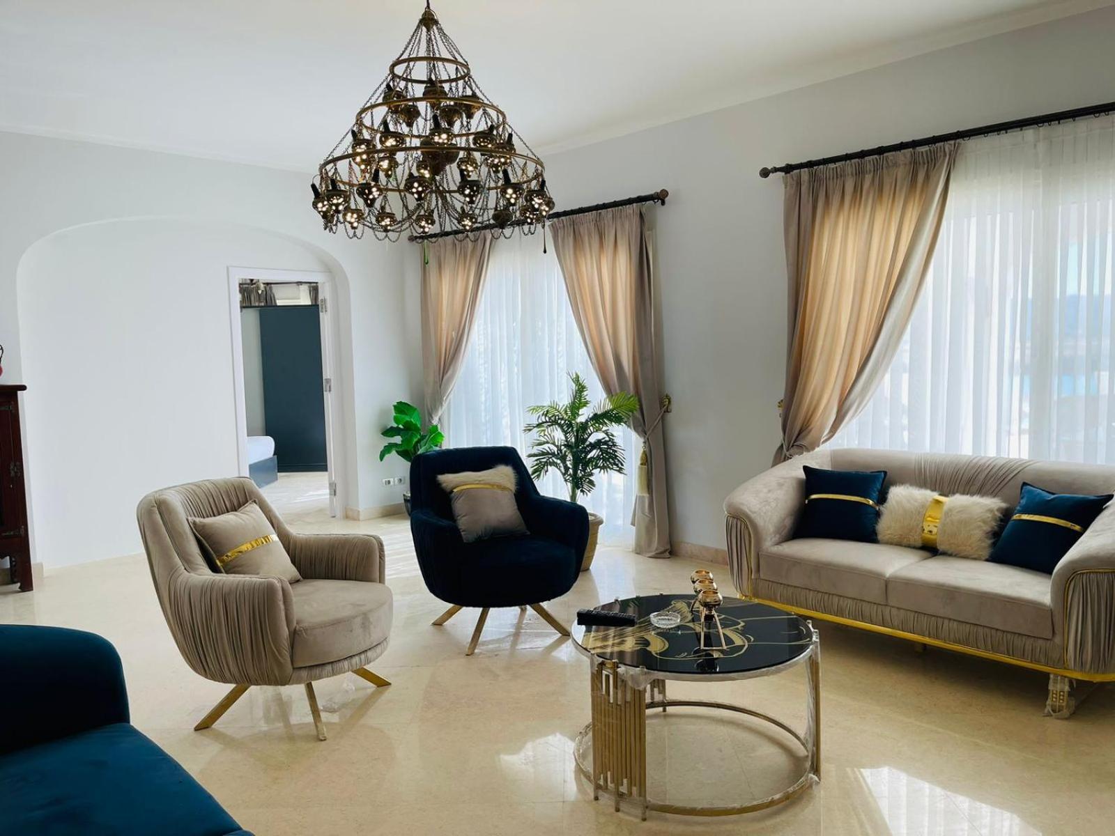 6 Bedroom In El-gouna 38 *